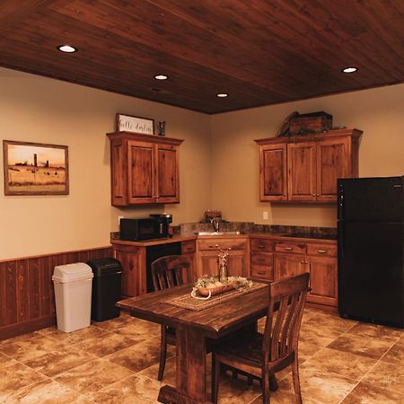 Sojourner'S Lodge & Log Cabin Suites Dundee Exterior photo