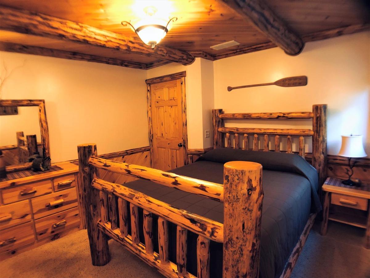 Sojourner'S Lodge & Log Cabin Suites Dundee Exterior photo